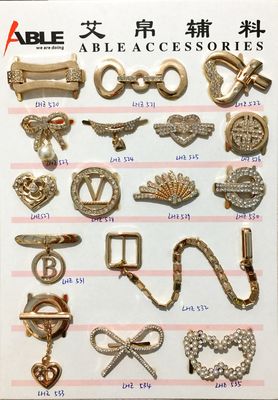 Chine Le métal élaboré de conception chausse des boucles accessoire, boucles décoratives de chaussure de ceinture de cheval fournisseur